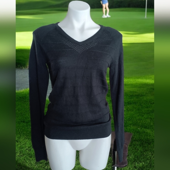 Nike Sweaters - Nike Golf Tour Performance Classic Black Sweater V-neck Wool Blend Cool Mac Sz M
